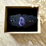 Manchette macramé noir avec améthyste