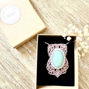 Talisman macramé marron glacé avec aventurine verte