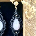 Boucles d’oreilles quartz rose macramé faites main