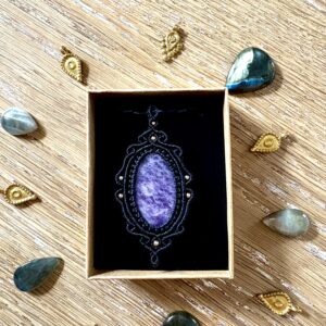 Talisman lépidolite.