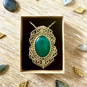 Talisman agate verte, fil vert.