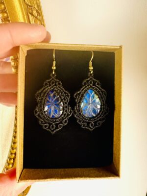 Boucles d'oreilles labradorites ciselées motif fleurs