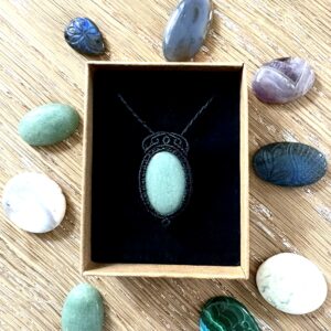 Médaillon aventurine verte.